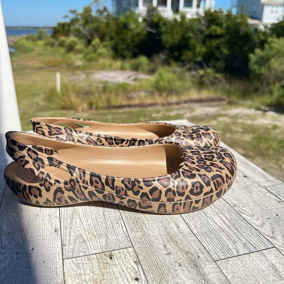 CROCS Kadee Leopard Slip On Ballet Flats Women’s Size 6M Shoes - Picture 1 of 7